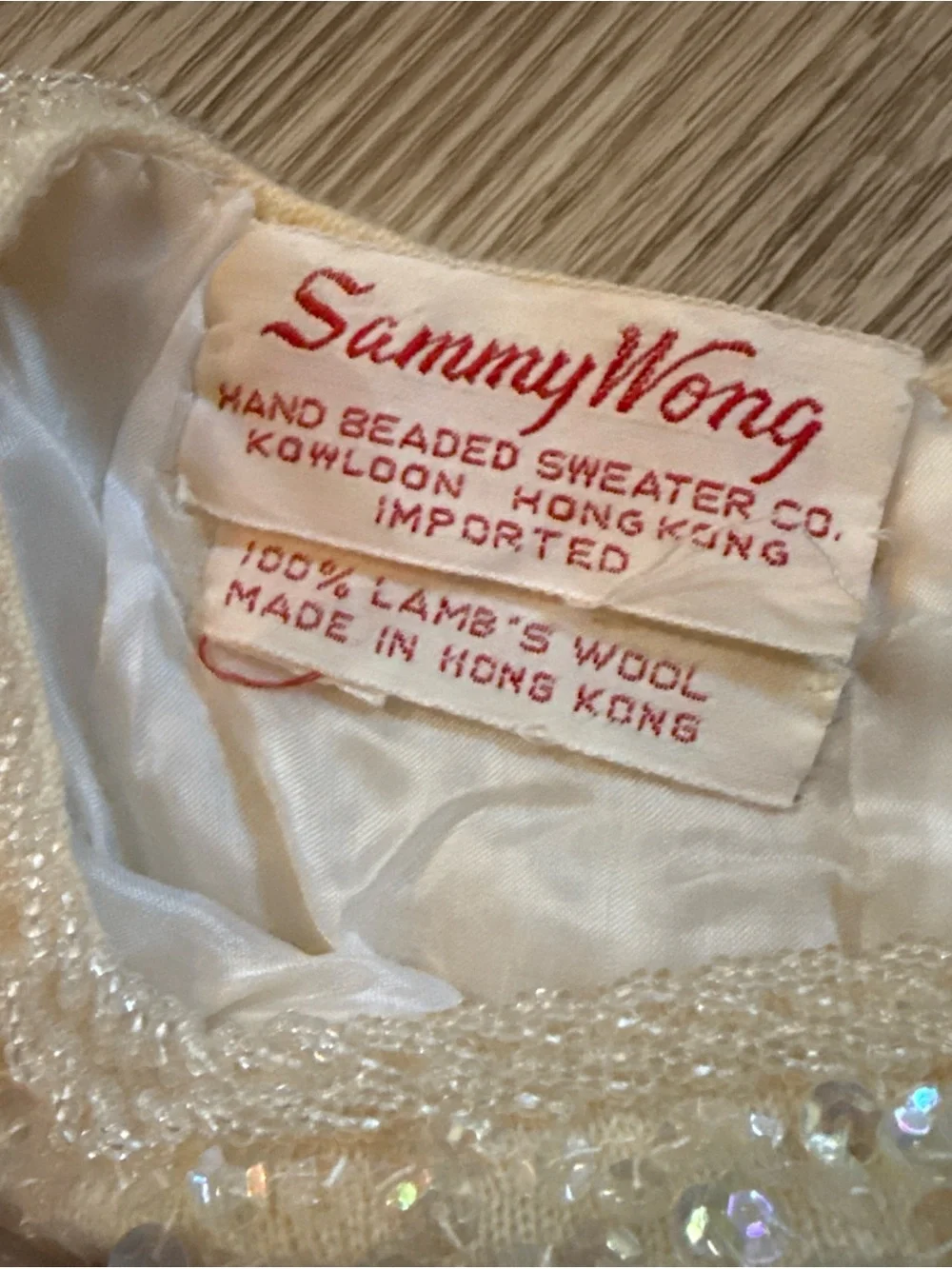 Sammy Wong Embroidered Sequin Cream Beaded Shell Top 100% lamb’s wool size S